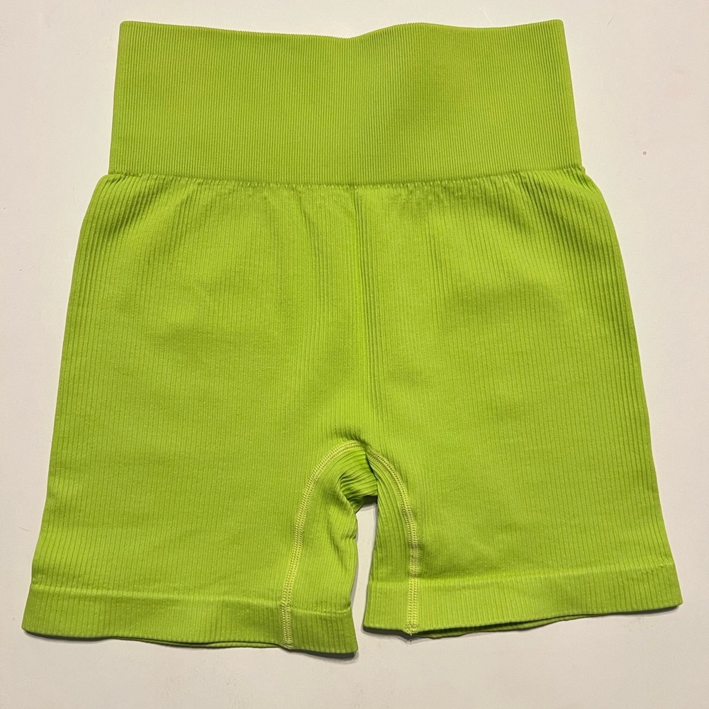 OQQ Neon Green Stretch Pull On Spandex Shorts Athletic Women’s‎ Size Medi…